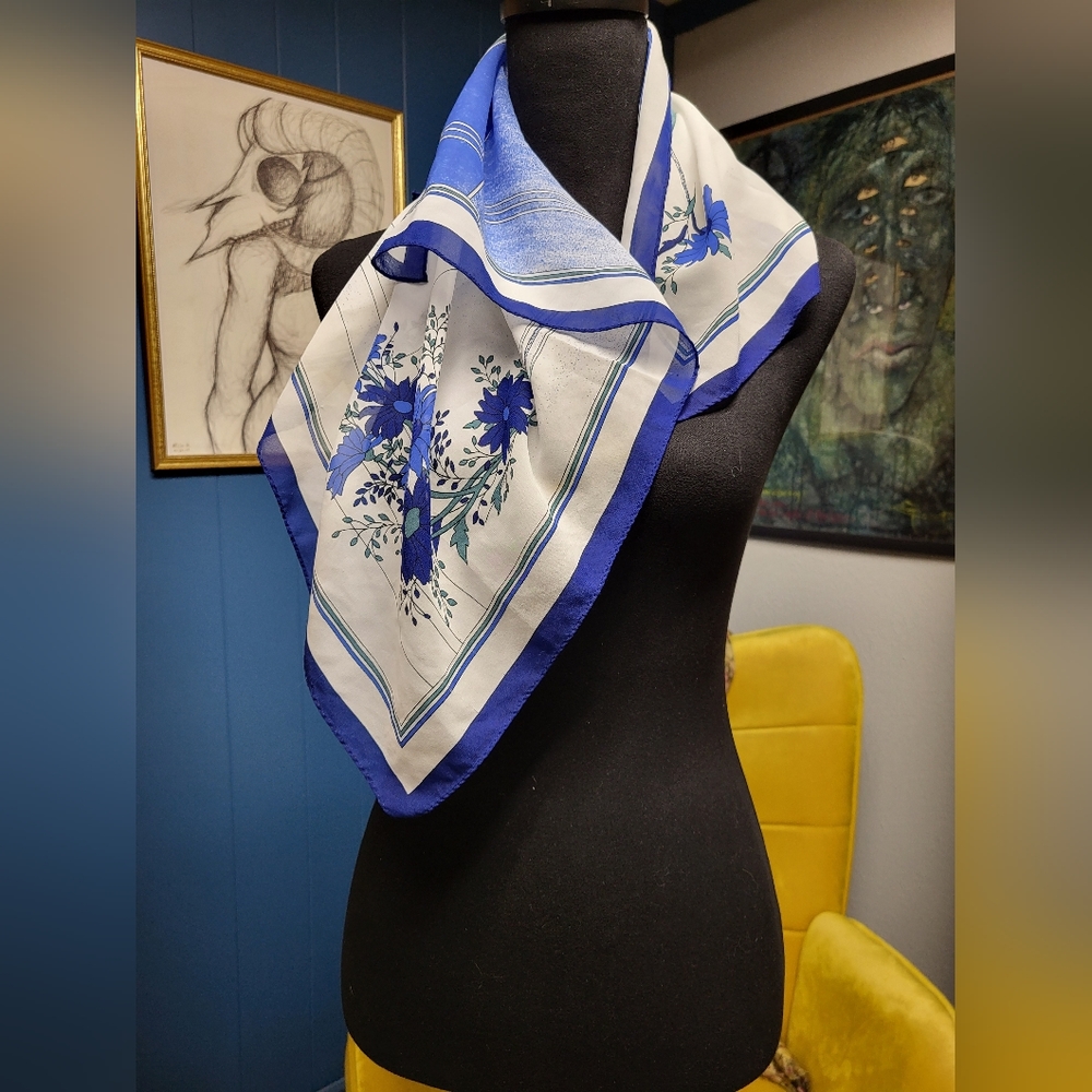 Pretty Floral Scarf - Picture 2 of 6